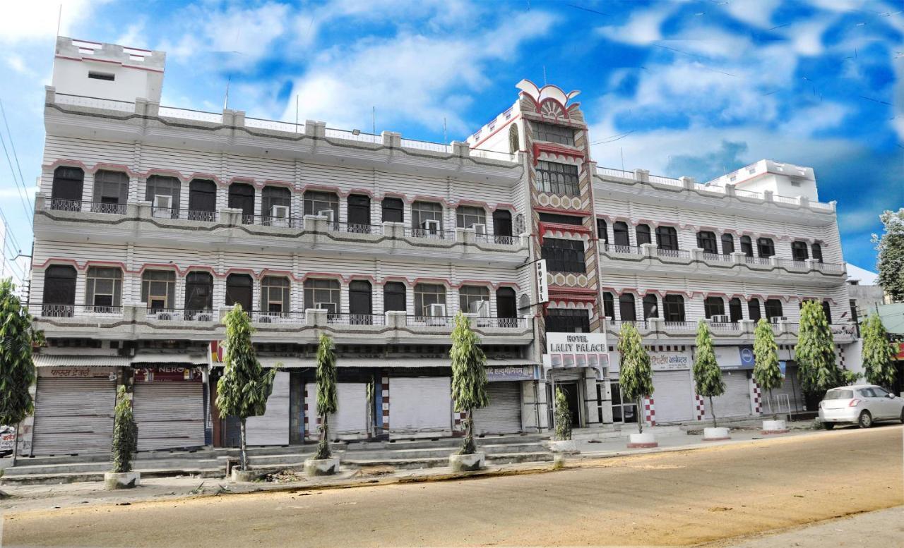 Hotel Lalit Palace Babina Exteriér fotografie